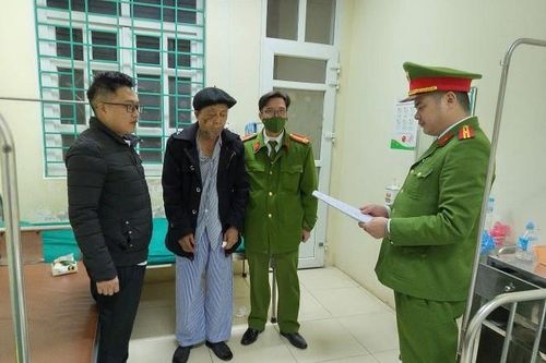 Bắt tạm giam cụ ông dùng dao đâm vợ tử vong ở Hà Giang