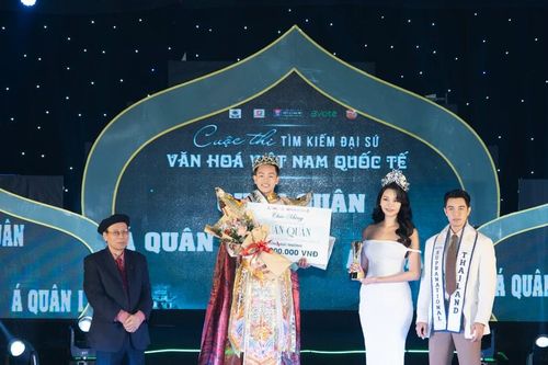 Nam sinh Hà Nội giành quán quân thi tìm kiếm đại sứ văn hóa Việt Nam - quốc tế