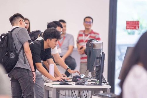 Học tập suốt đời: Cần khung chính sách cụ thể