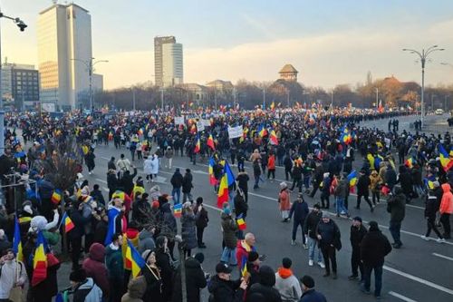 Romania: Biểu tình rầm rộ yêu cầu tiến hành lại cuộc bầu cử bị hủy bỏ