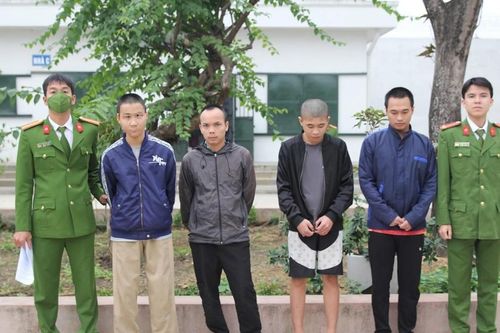 Khởi tố 3 đối tượng cướp giật hơn 100 triệu đồng