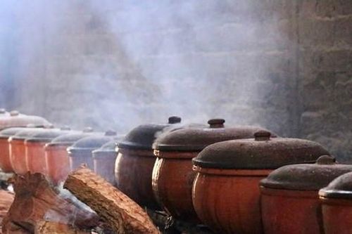 Cá kho làng Vũ Đại tới tấp đơn hàng Tết
