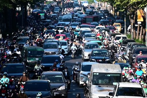 Người dân TPHCM 'mệt mỏi' trước cảnh kẹt xe từ sáng sớm đến chiều muộn