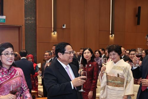 Thủ tướng và Phu nhân chủ trì chiêu đãi đoàn Ngoại giao nhân dịp năm mới