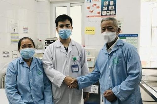 2 vợ chồng cùng nhập viện sau khi bị chuột cắn