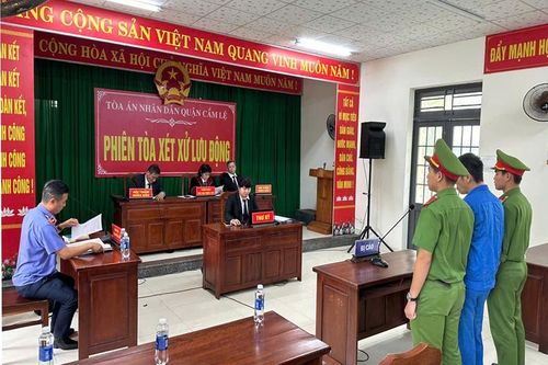 VKSND quận Cẩm Lệ phối hợp tổ chức xét xử phiên tòa lưu động