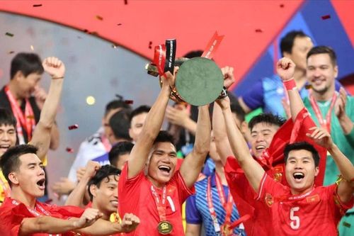 Phạm Xuân Mạnh - từ cậu bé nghèo đến cầu thủ giàu có