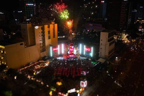 Mãn nhãn với màn trình diễn pháo hoa tại Lễ hội Chào đón Năm Mới của Coca-Cola