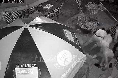 Ba đối tượng đánh hội đồng lái xe taxi ở Bình Dương đã ra đầu thú
