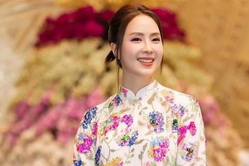 Diễn viên Hồng Diễm khoe sắc vóc quyến rũ vạn người mê ở tuổi 41