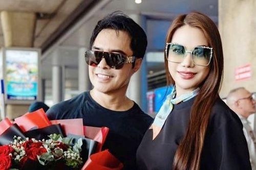 Lộ danh tính người đàn ông ôm chặt Trương Ngọc Ánh ở sân bay