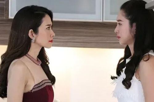 Chạm mặt vợ cũ của chồng tại siêu thị, tôi chỉ nói một câu khiến cô ta 'đứng hình' giận tím mặt