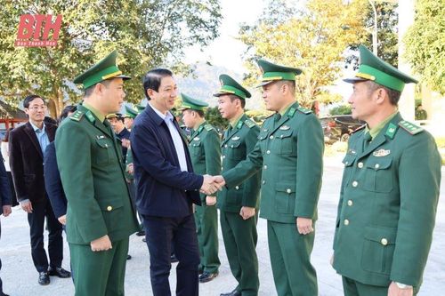 Phó Chủ tịch UBND tỉnh Lê Đức Giang thăm, kiểm tra tình hình sản xuất, động viên cán bộ, chiến sĩ các đồn biên phòng huyện Mường Lát