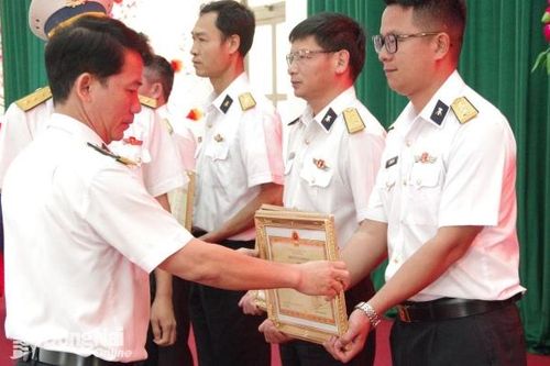 Thi đua cao điểm mừng Đảng, mừng Xuân