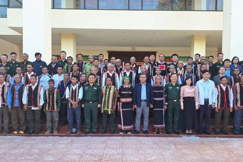 Bộ đội Biên phòng chăm lo Tết cho người dân biên giới