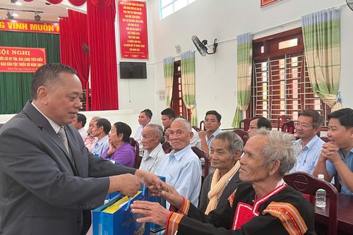 Khánh Vĩnh: Gặp mặt người có uy tín, già làng tiêu biểu trong đồng bào dân tộc thiểu số