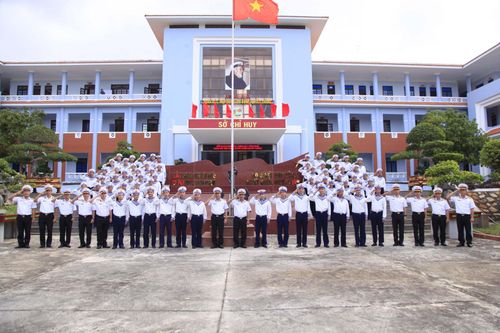 Lữ đoàn 162 gặp mặt hạ sĩ quan, chiến sĩ hoàn thành nghĩa vụ quân sự năm 2025