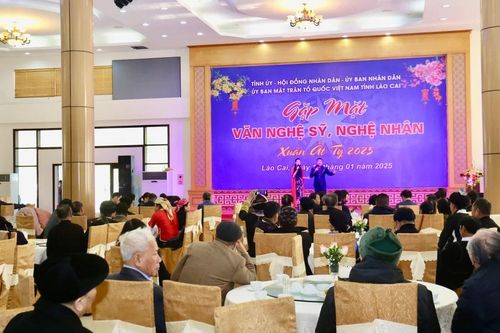 Văn nghệ sỹ, nghệ nhân cần tiếp tục phát huy vai trò là những chiến sỹ cách mạng kiên trung trên mặt trận văn hóa tư tưởng