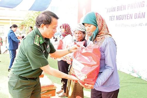 Ấm áp tình quân - dân