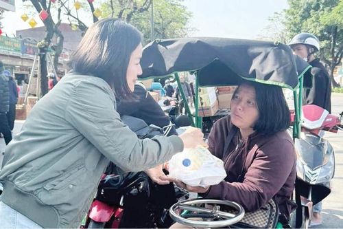 Phụ nữ chợ Đông Ba chia sẻ vì cộng đồng