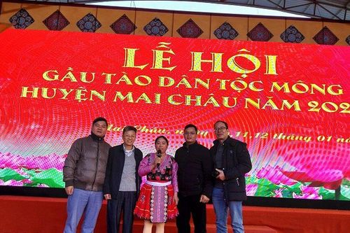 Ngắm cảnh Hang Kia - Pà Cò và vui hội Gầu Tào