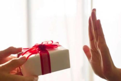 Nghiêm cấm biếu, tặng quà Tết cho lãnh đạo