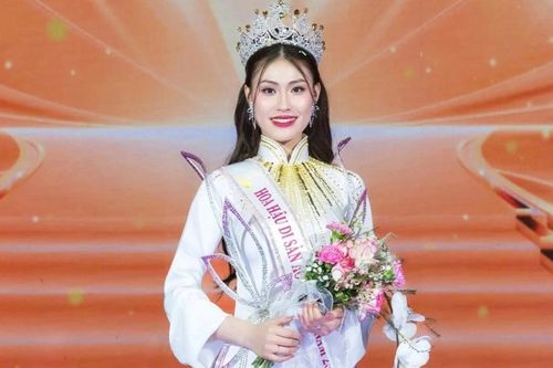 Người đẹp Cao Bằng Hoàng Châu Anh - Hoa hậu Di sản áo dài Việt Nam