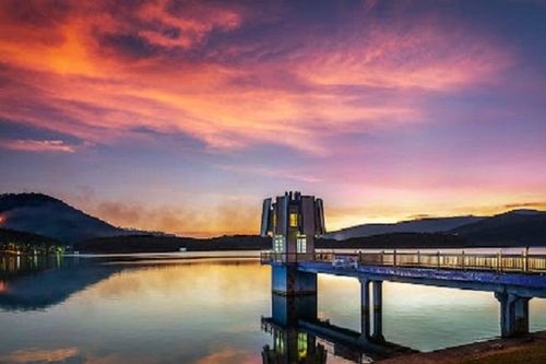 Vẻ đẹp say đắm lòng người của hồ Tuyền Lâm ở Đà Lạt