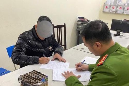 Đốt pháo trong sân nhà, người đàn ông bị phạt 7,5 triệu đồng