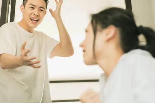 Quỳ gối xin chồng cũ tái hôn để cho con một mái nhà trọn vẹn nhưng lại bị nhiều người lên án