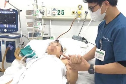 Người phụ nữ 54 tuổi ở Hải Phòng bất ngờ liệt toàn thân sau khi tiêm vì đau vai gáy