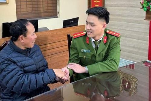 Thiếu úy công an phường cứu người đàn ông bị đột quỵ giữa đường