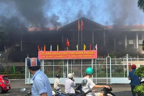 Cháy lớn tại trụ sở UBND tỉnh Bình Phước