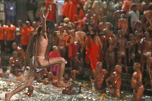 Ấn Độ: 400 triệu tín đồ Hindu tham gia nghi thức tắm rửa tập thể