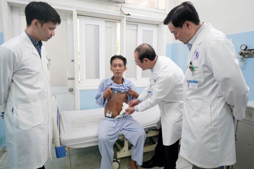 Ca 'siêu phẫu' cắt 3 mét ruột non cứu người đàn ông mắc bệnh hiếm