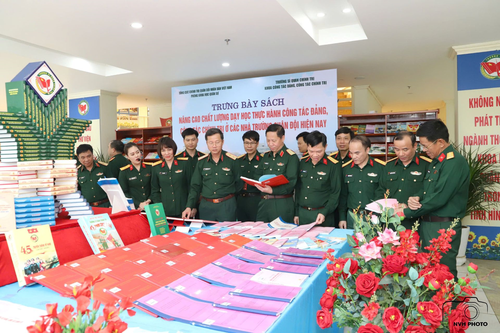 Phát huy truyền thống anh hùng - xây dựng Trường Sĩ quan Chính trị vững mạnh toàn diện 'mẫu mực, tiêu biểu'
