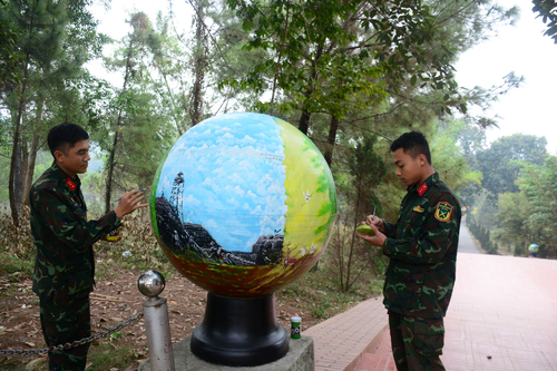 Hai chàng 'họa sĩ' ở Sư đoàn 390
