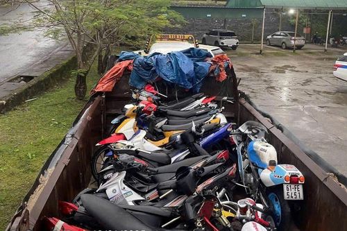 Chuyển hồ sơ vụ vận chuyển 16 mô-tô và 1 ô-tô không rõ nguồn gốc cho Cơ quan Cảnh sát điều tra