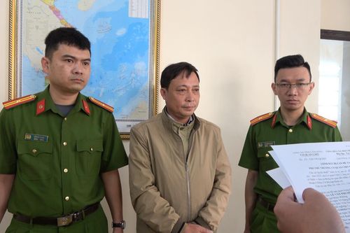 'Cò lừa' xộ khám