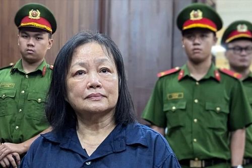 Cựu Phó Giám đốc Sở KH-ĐT TPHCM hầu tòa trong vụ án thứ 2