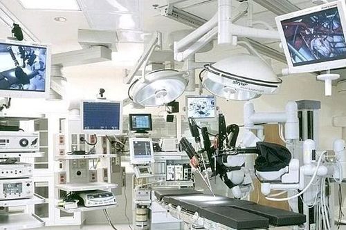 Gia hạn giấy phép nhập khẩu trang thiết bị y tế đến 30-6-2025