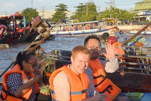 Cần Thơ lần đầu tổ chức chợ hoa Xuân tại chợ nổi Cái Răng
