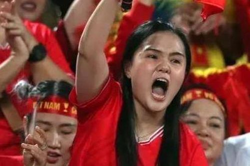 Showbiz 14/1: Duy Mạnh và vợ đối đáp