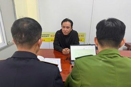 'Nổ' quen thân với cán bộ điều tra lừa đảo chạy án
