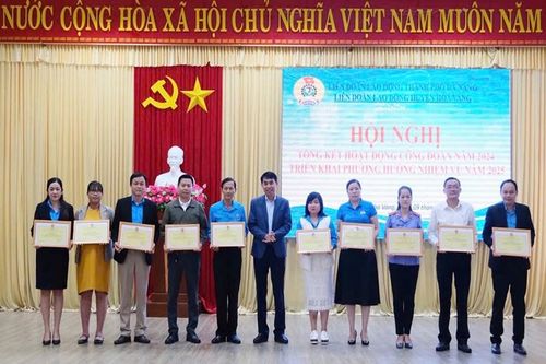 Khen thưởng Công đoàn VKSND huyện Hòa Vang