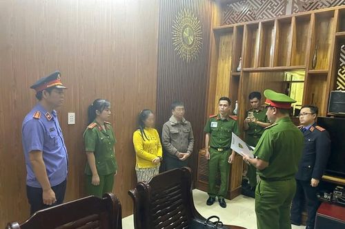 Truy tố vợ chồng chủ lò sản xuất chả có chứa hàn the