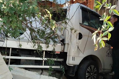 Thủ tướng Chính phủ gửi điện thăm hỏi nạn nhân vụ tai nạn giao thông đặc biệt nghiêm trọng tại Kỳ Sơn, Nghệ An