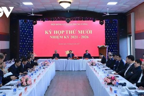 Chuẩn bị xây dựng cương lĩnh mới trong kỷ nguyên vươn mình của dân tộc