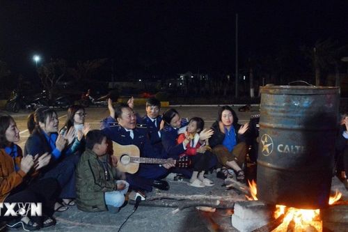 Vui Tết đến sớm cùng quân và dân huyện đảo Bạch Long Vĩ
