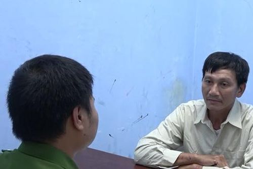 Bắt khẩn cấp người đàn ông say xỉn tấn công người thi hành công vụ